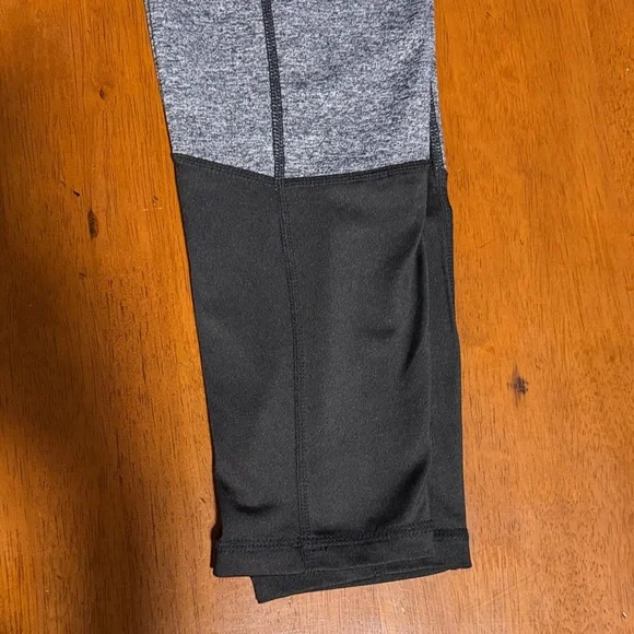 REFLEX Large sporty tights, red m black grey and mesh Colorblock Leggings - Picture 6 of 10